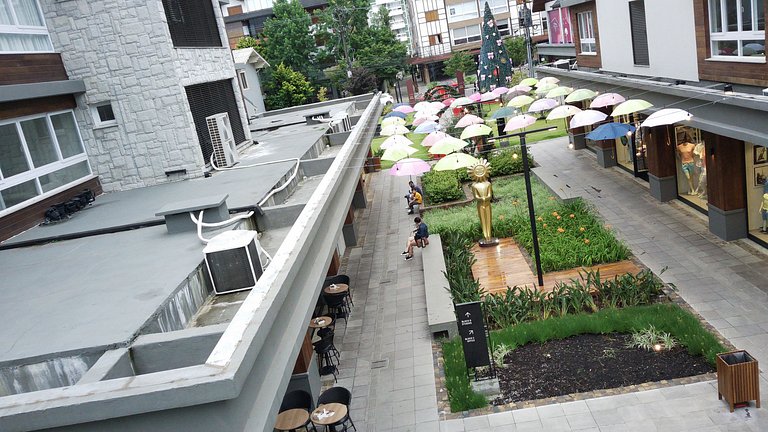 Center Vitta Boulevard, next to Parque Criamigos