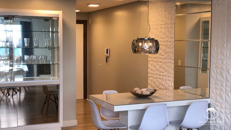 Apartamento nuevo centro Gramado vista magnífica