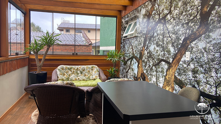 Modern apartment downtown Gramado, near Criamigos.