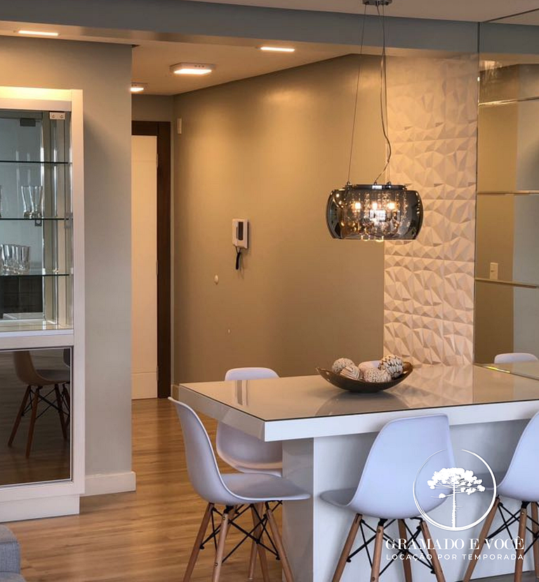 Apartamento nuevo centro Gramado vista magnífica