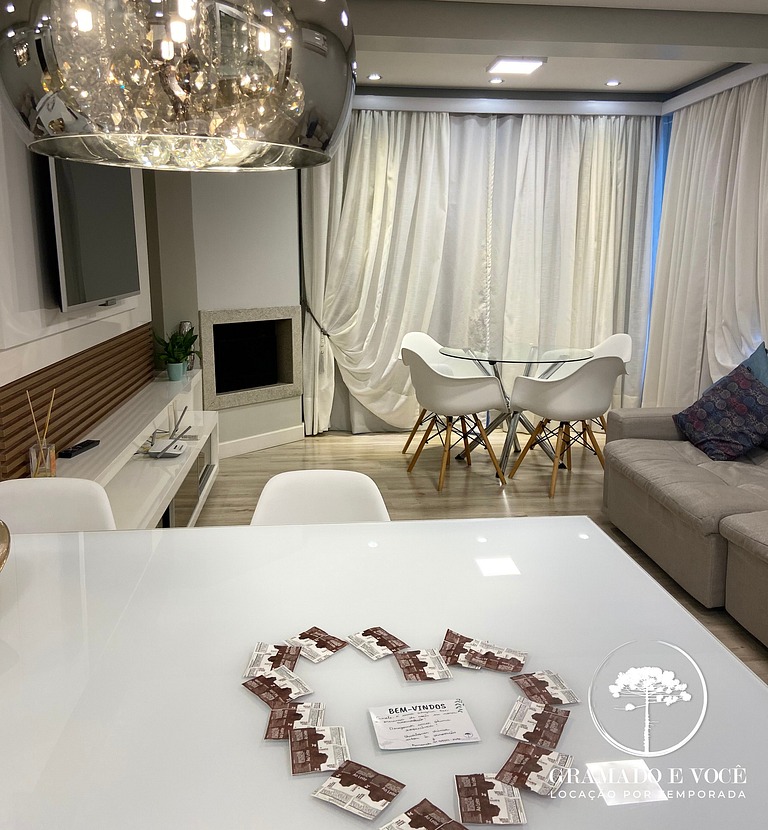 Apartamento nuevo centro Gramado vista magnífica