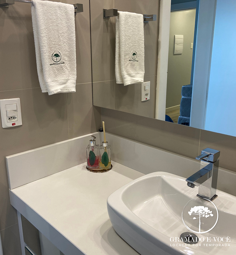 Apartamento nuevo centro Gramado vista magnífica