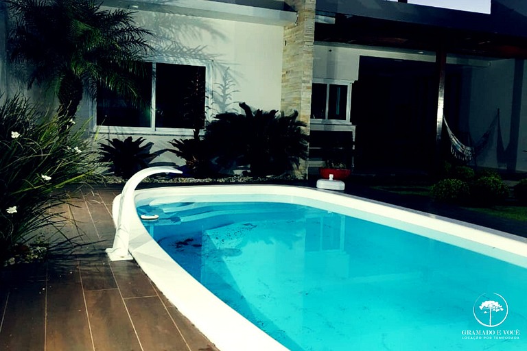 Paradise in Xangri-lá: beach house with a pool.