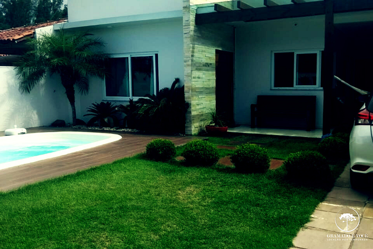 Paradise in Xangri-lá: beach house with a pool.