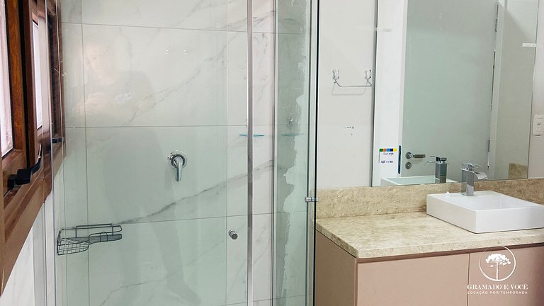 Luxury Apt with 5 Suites in Front of Rua Torta