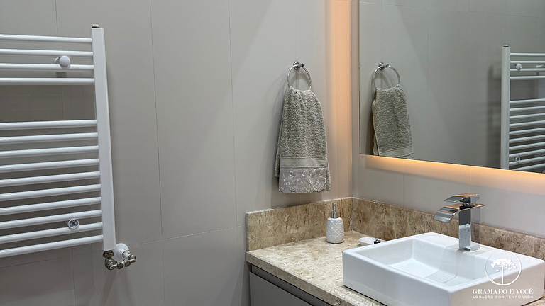 Luxury Apt with 5 Suites in Front of Rua Torta