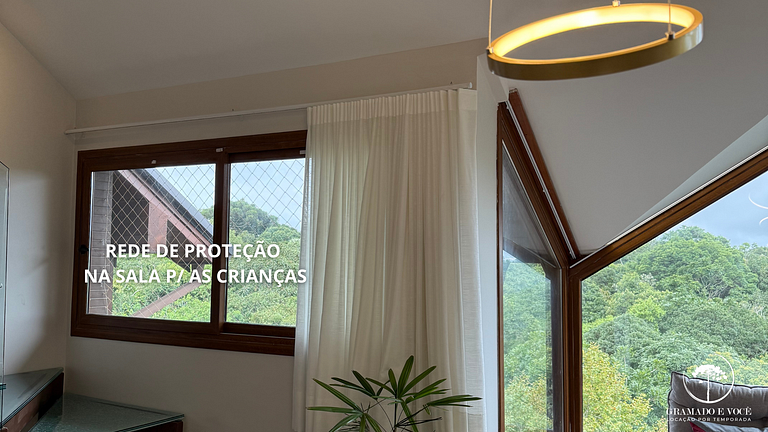 Luxury Apt with 5 Suites in Front of Rua Torta