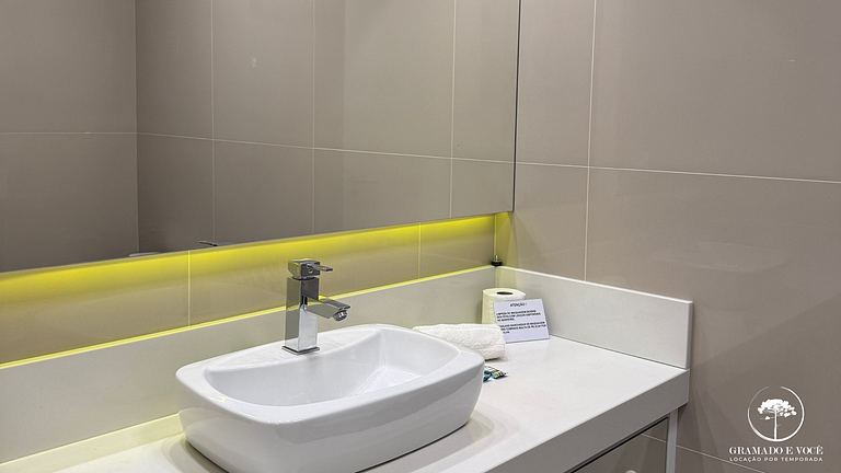 Apartamento nuevo centro Gramado vista magnífica
