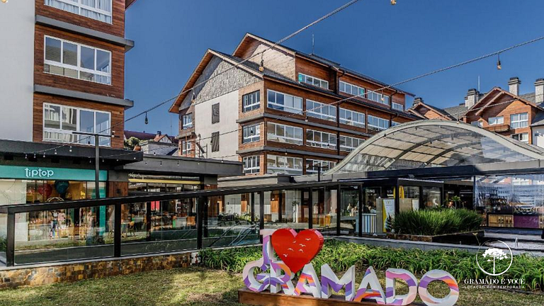 Modern apartment near Criamigos and 1st Day Coffee