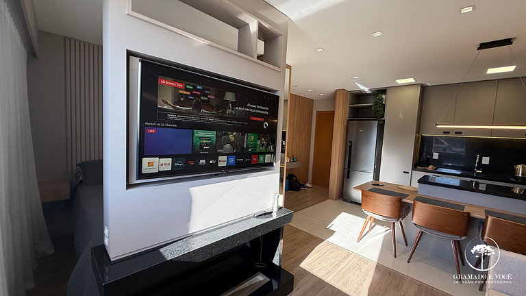 Modern apartment near Criamigos and 1st Day Coffee