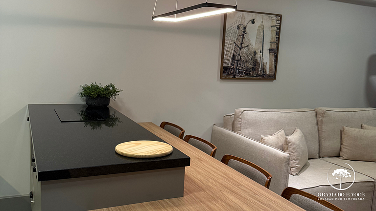 Modern apartment near Criamigos and 1st Day Coffee