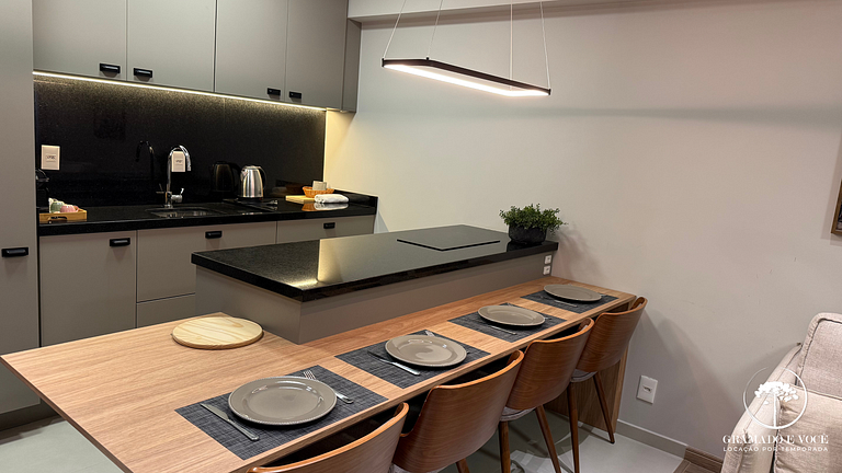 Modern apartment near Criamigos and 1st Day Coffee