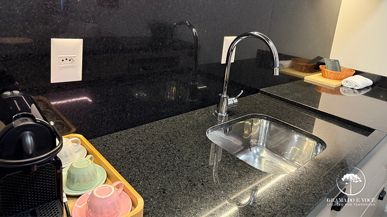 Modern apartment near Criamigos and 1st Day Coffee