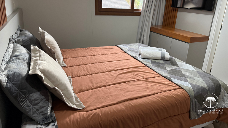 Luxury Apt with 5 Suites in Front of Rua Torta