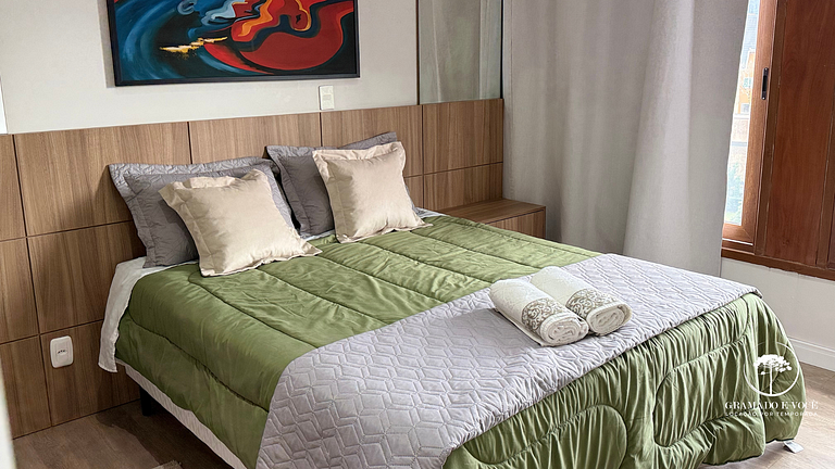 Luxury Apt with 5 Suites in Front of Rua Torta