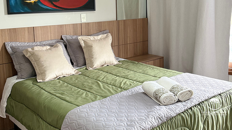 Luxury Apt with 5 Suites in Front of Rua Torta