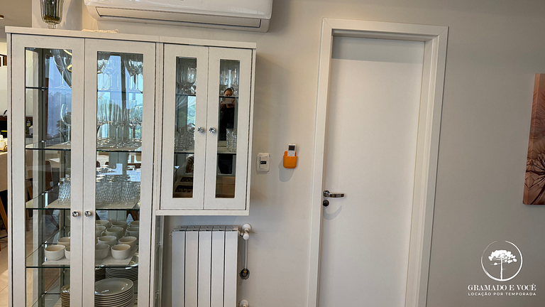 Luxury Apt with 5 Suites in Front of Rua Torta