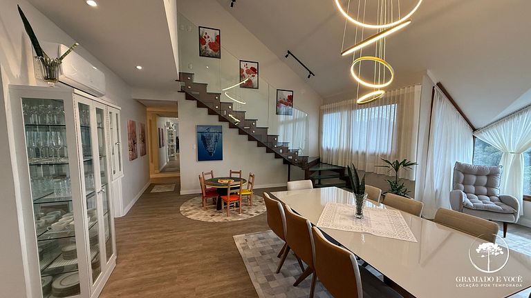 Luxury Apt with 5 Suites in Front of Rua Torta