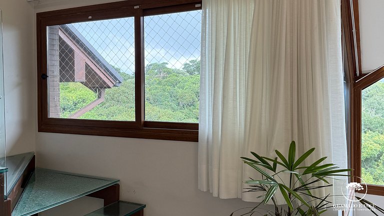 Luxury Apt with 3 Suites in Front of Rua Torta