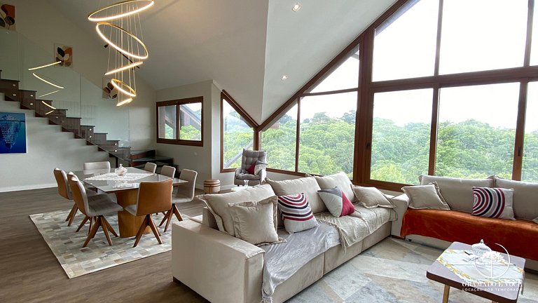 Luxury Apt with 3 Suites in Front of Rua Torta