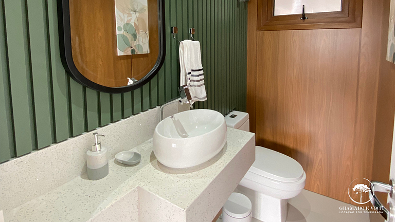 Luxury Apt with 3 Suites in Front of Rua Torta