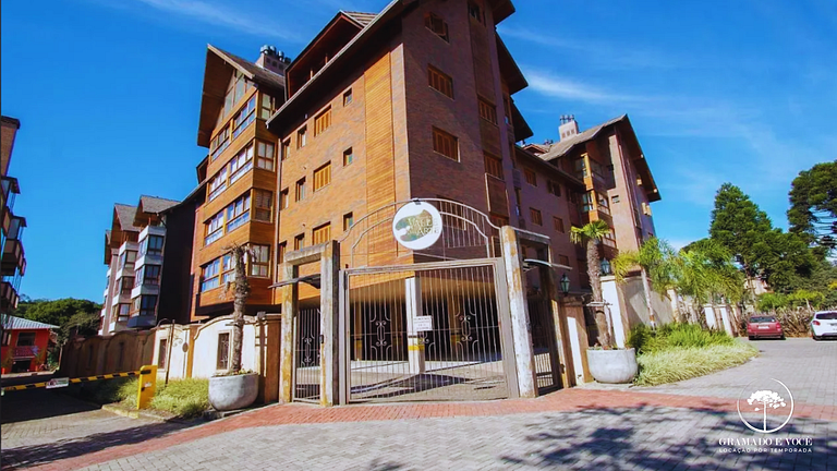 Apt Luxo 3 suítes em frente rua torta