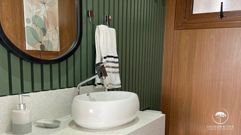 Apartment with Bathtub in Front of Rua Torta