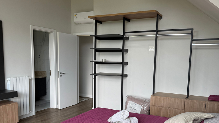 Luxury Apt with 5 Suites in Front of Rua Torta