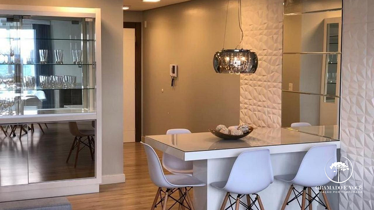 Apartamento nuevo centro Gramado vista magnífica