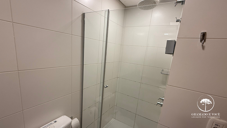 Modern 2-Bed Apt with BBQ in Gramado