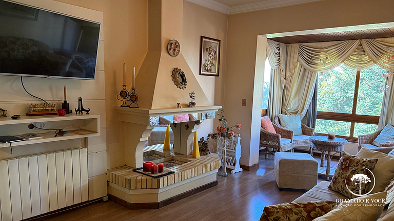 2-Bed Apt Facing Rua Torta