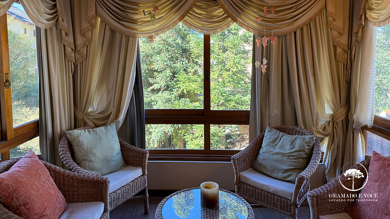 2-Bed Apt Facing Rua Torta