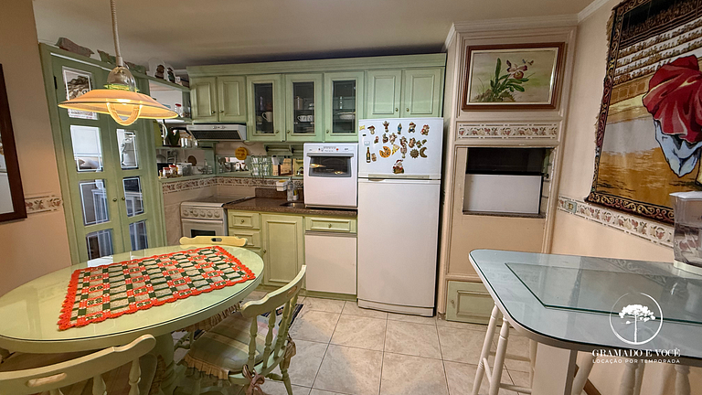 2-Bed Apt Facing Rua Torta