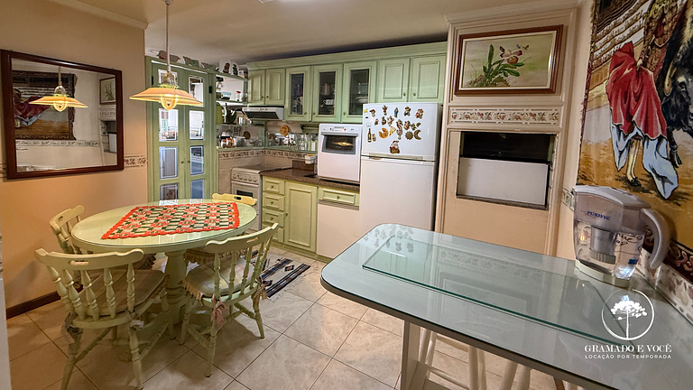 2-Bed Apt Facing Rua Torta