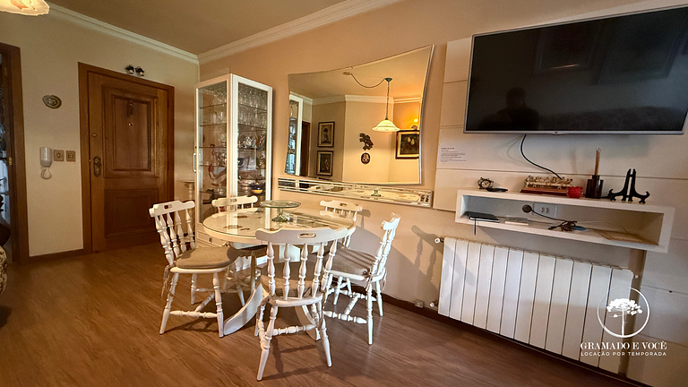 2-Bed Apt Facing Rua Torta