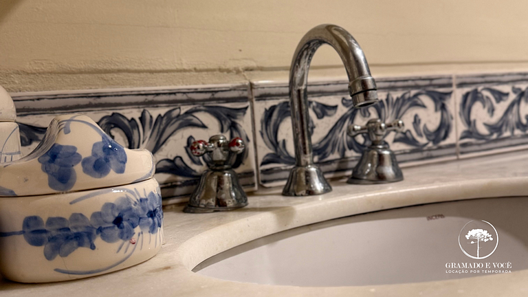 2-Bed Apt Facing Rua Torta