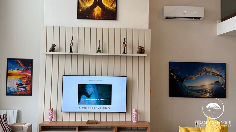 Luxury Apt with 3 Suites in Front of Rua Torta