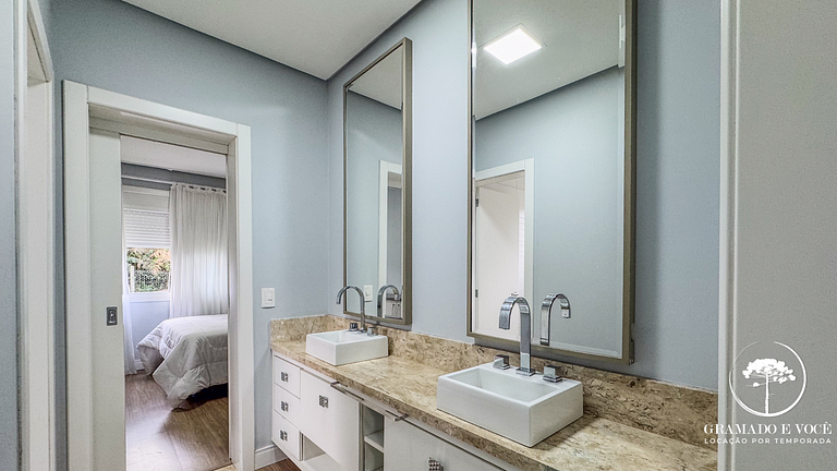 Casa con piscina 3 suites a 15min centro Gramado