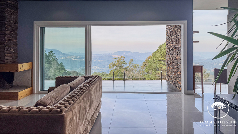 Casa com piscina 3 suítes a 15 min Centro Gramado