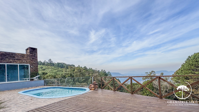 Casa com piscina 3 suítes a 15 min Centro Gramado