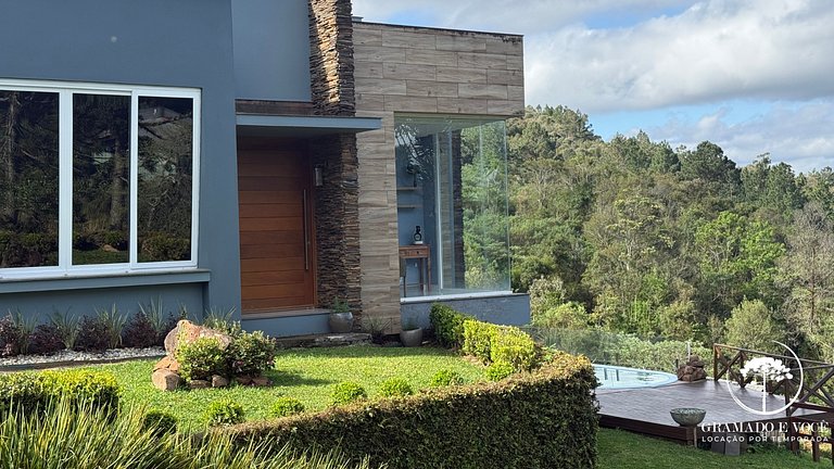 Casa com piscina 3 suítes a 15 min Centro Gramado