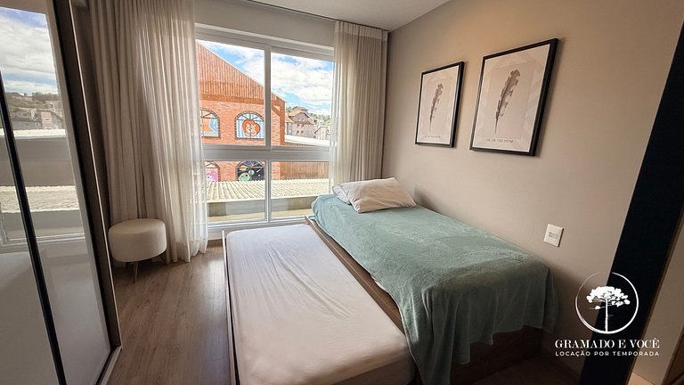 Modern Apartment right next to Criamigos Park!