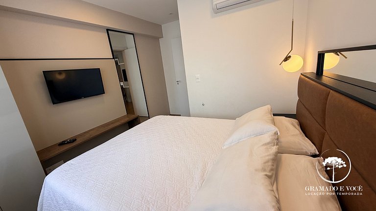 Modern Apartment right next to Criamigos Park!