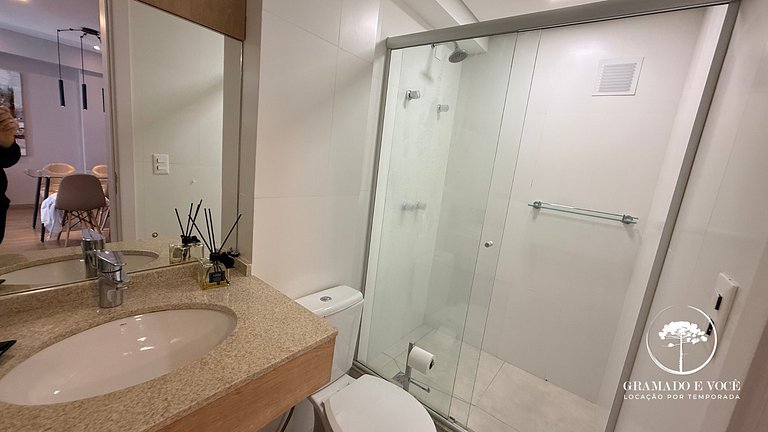 Modern Apartment right next to Criamigos Park!