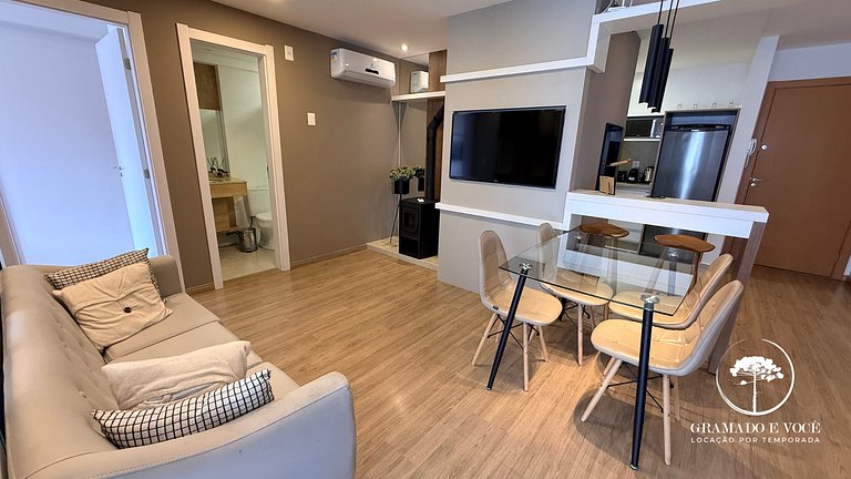 Modern Apartment right next to Criamigos Park!