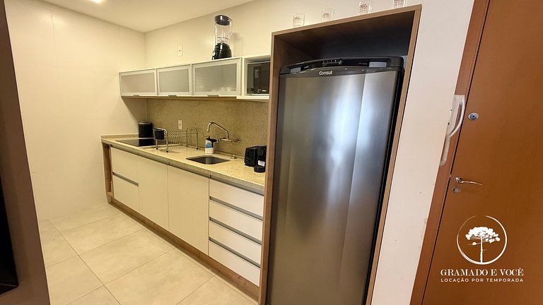 Modern Apartment right next to Criamigos Park!