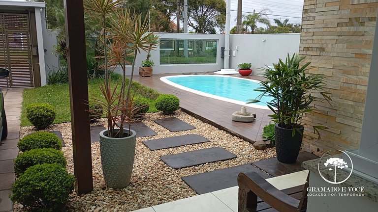 Paradise in Xangri-lá: beach house with a pool.