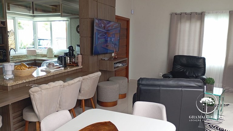 Paradise in Xangri-lá: beach house with a pool.