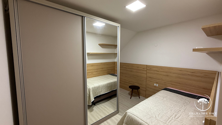 Central Apt with Cathedral View