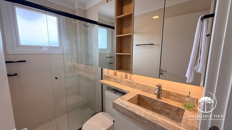 Central Apt with Cathedral View